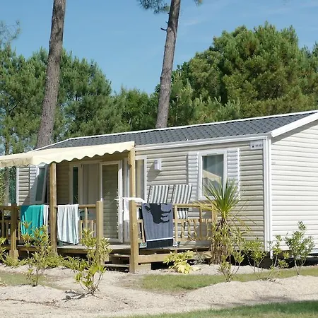 Kemping Camping Les Blancs Chenes