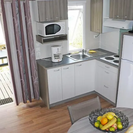 Kemping Camping Les Blancs Chenes 5*