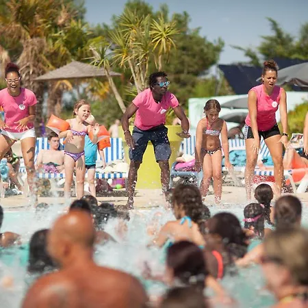 Camping Les Blancs Chenes