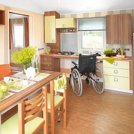 Kemping Camping Les Blancs Chenes 5*