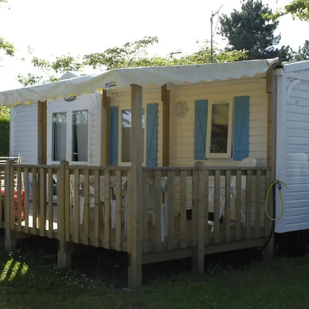Camping Les Blancs Chenes Kemping