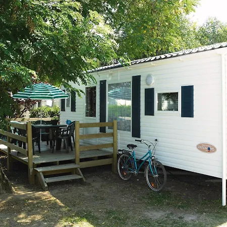 Camping Les Blancs Chenes