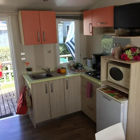 Camping Les Blancs Chenes Kemping