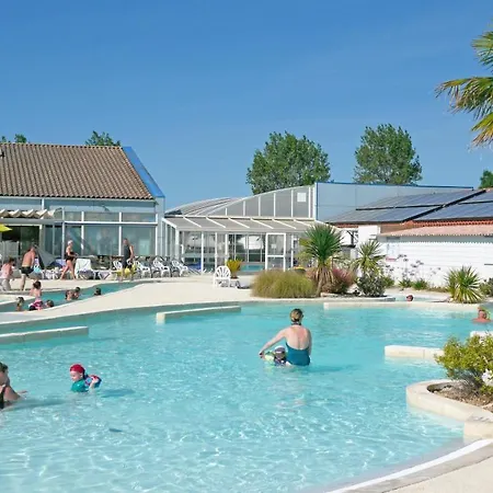 Camping Camping Les Blancs Chênes La Tranche-sur-Mer