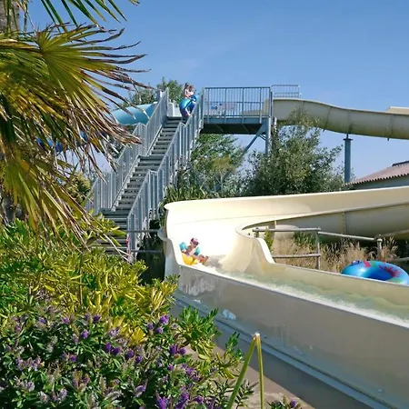 Camping Les Blancs Chênes Camping 5*