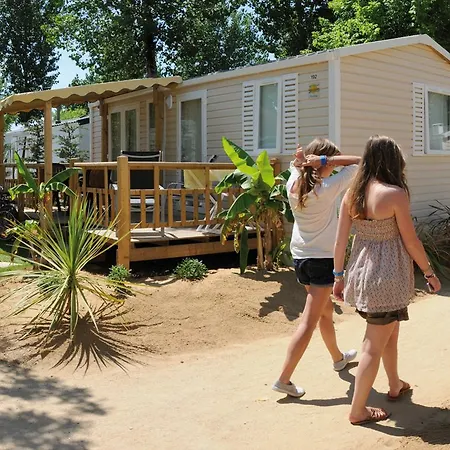 Camping Les Blancs Chenes