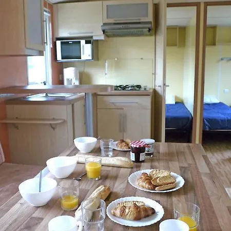 Кемпинг Camping Les Blancs Chenes