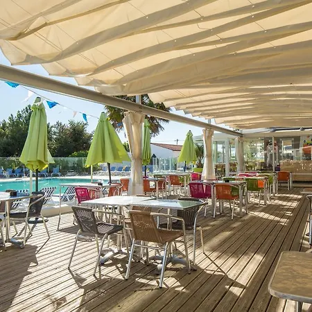 Camping Les Blancs Chenes Кемпинг Ла-Транш-сюр-Мер
