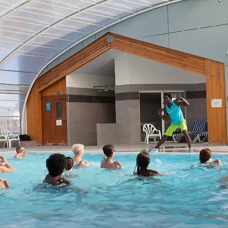 Camping Les Blancs Chenes Кемпинг 5*
