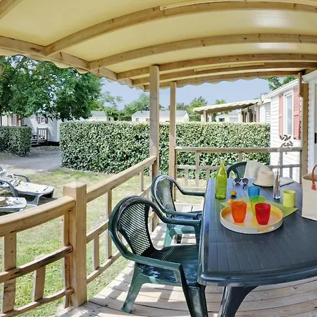 Camping Les Blancs Chenes Кемпинг 5*