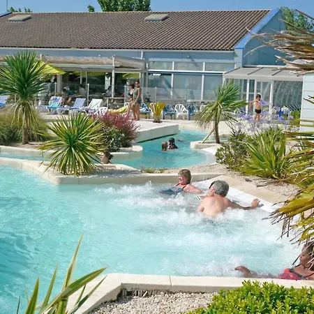 Кемпинг Camping Les Blancs Chenes